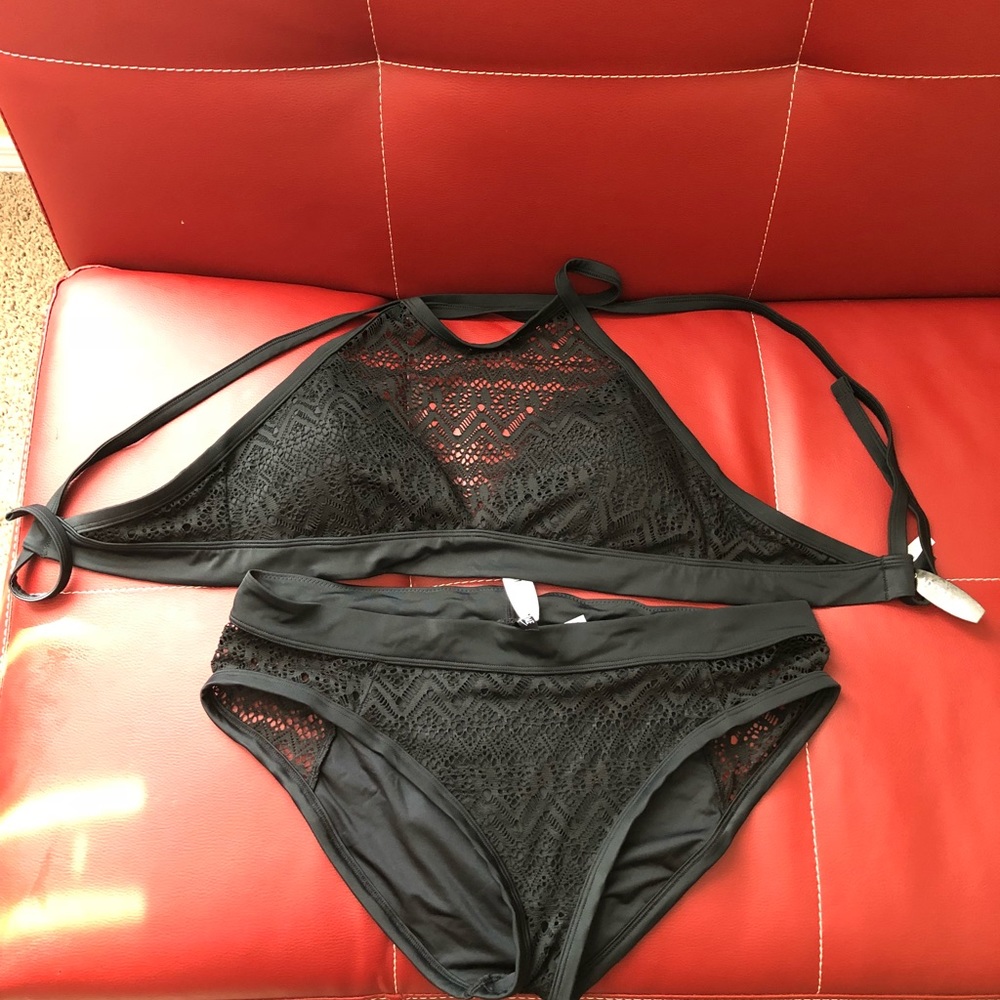 NWT..2piece/black, mid rise, bikini